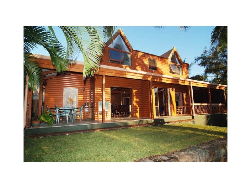5 Adina Street, Cannonvale QLD 4802