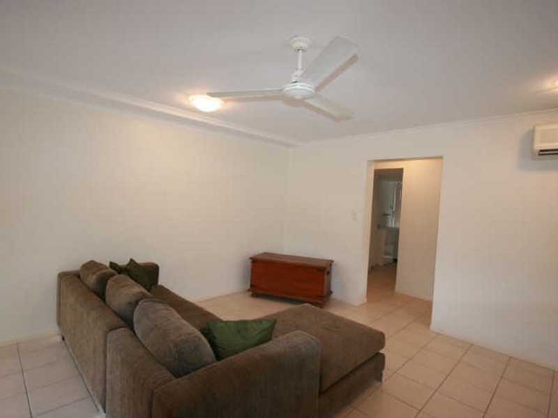 16/16 Beach Road, Cannonvale QLD 4802
