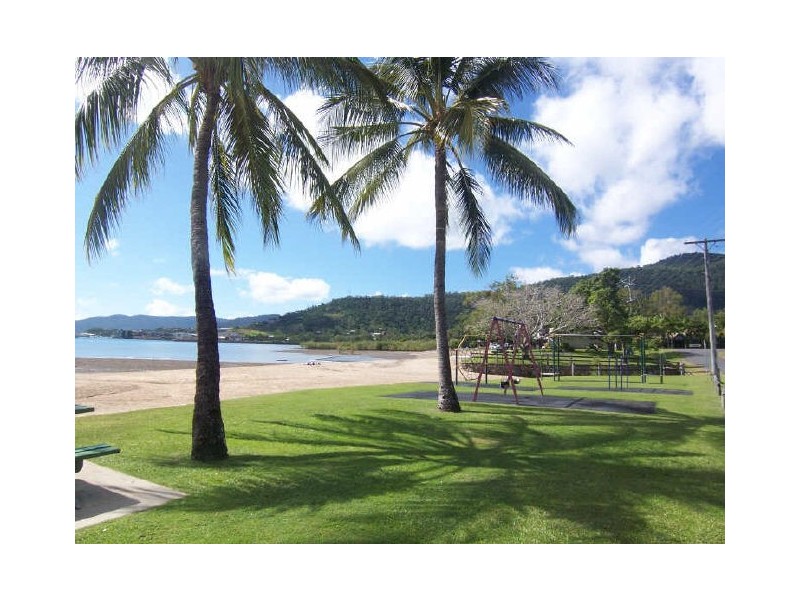 44 Banksia Court, Cannonvale QLD 4802