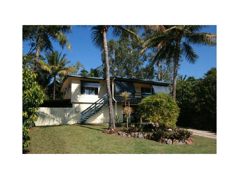 15 Wambiri Street, Cannonvale QLD 4802