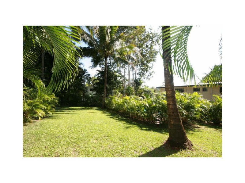15 Wambiri Street, Cannonvale QLD 4802