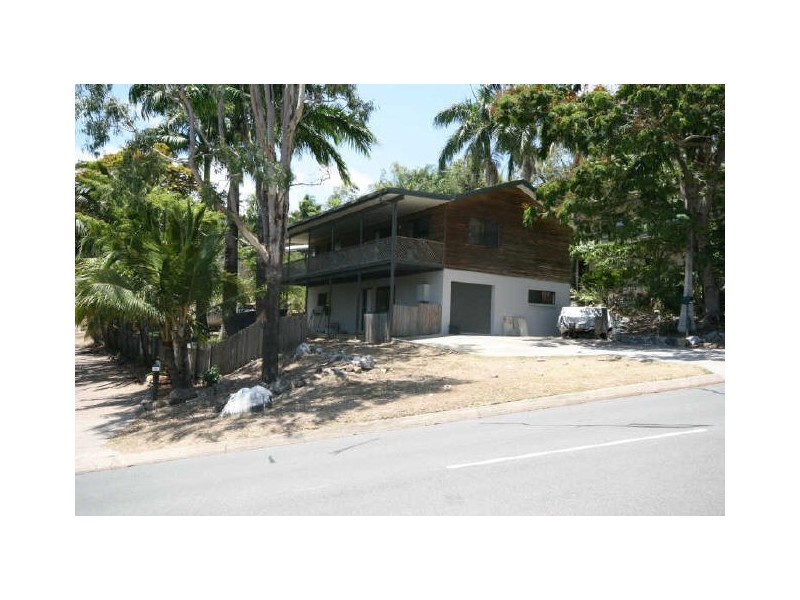 27 Manooka Drive, Cannonvale QLD 4802