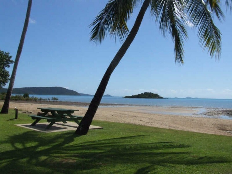 165 Shute Harbour Road, Cannonvale QLD 4802