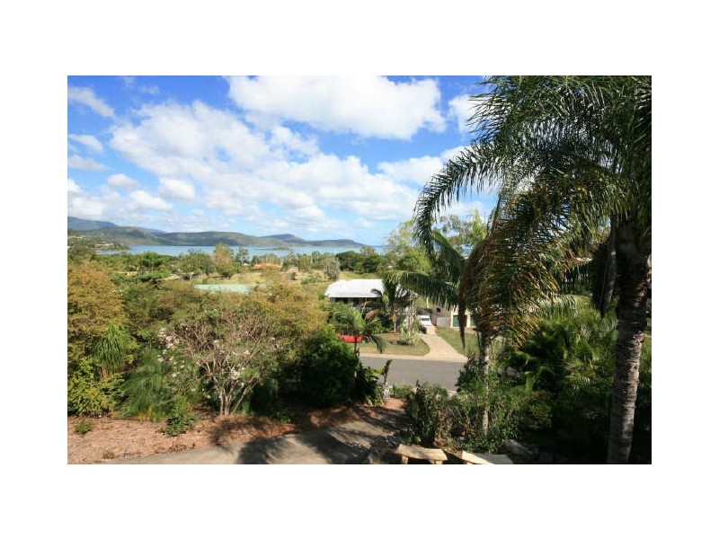 31 Jones Road, Cannonvale QLD 4802