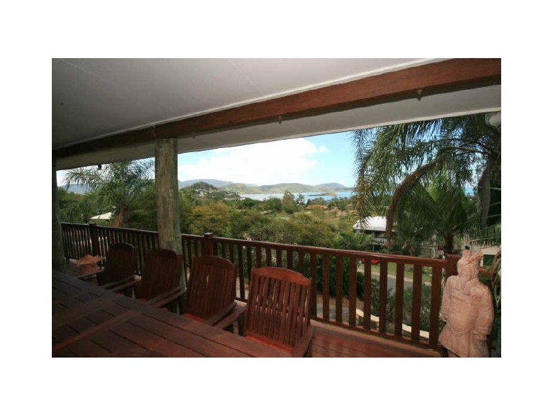 31 Jones Road, Cannonvale QLD 4802