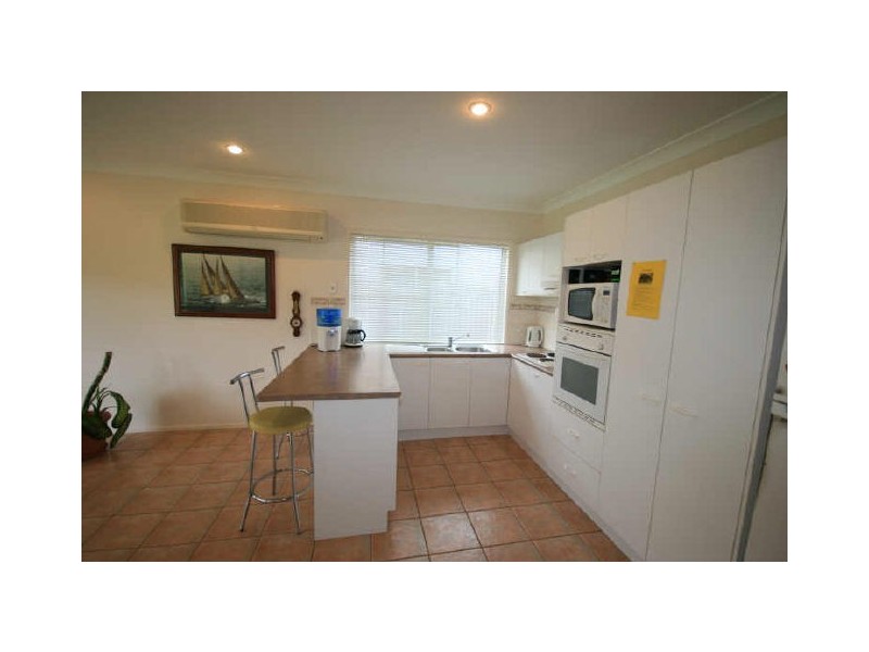 42 Valley Drive, Cannonvale QLD 4802