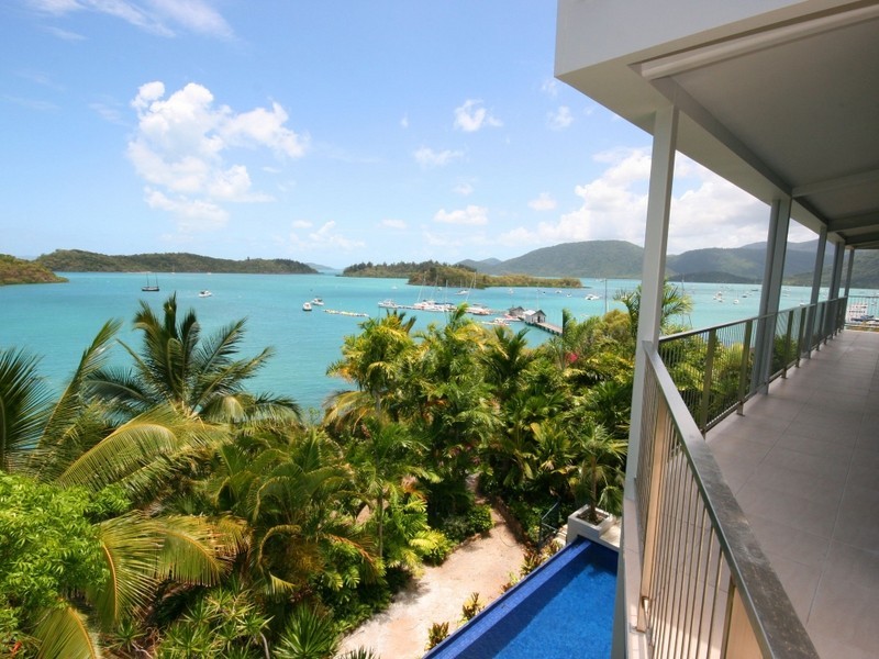 12 Bay Terrace, Shute Harbour QLD 4802