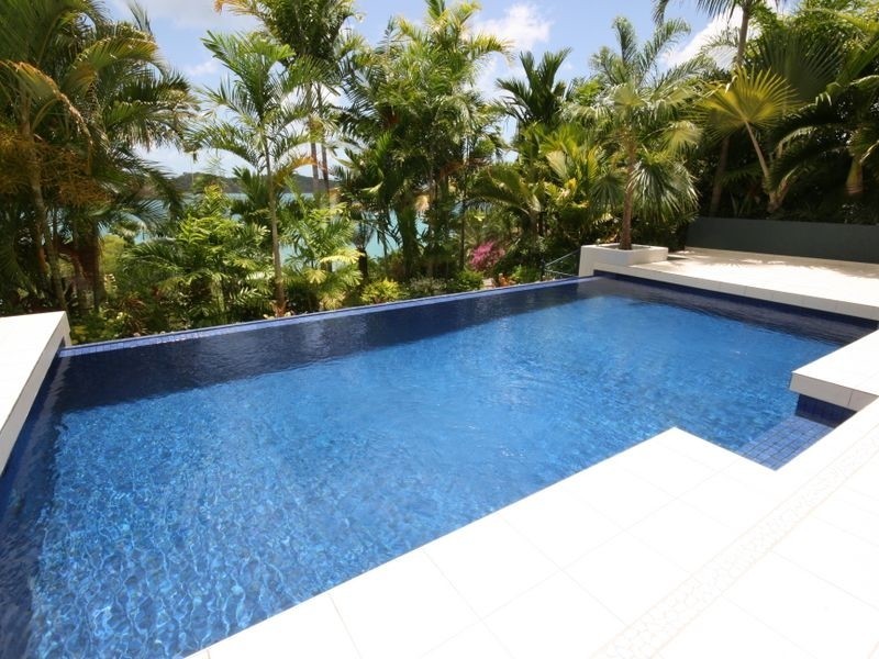 12 Bay Terrace, Shute Harbour QLD 4802