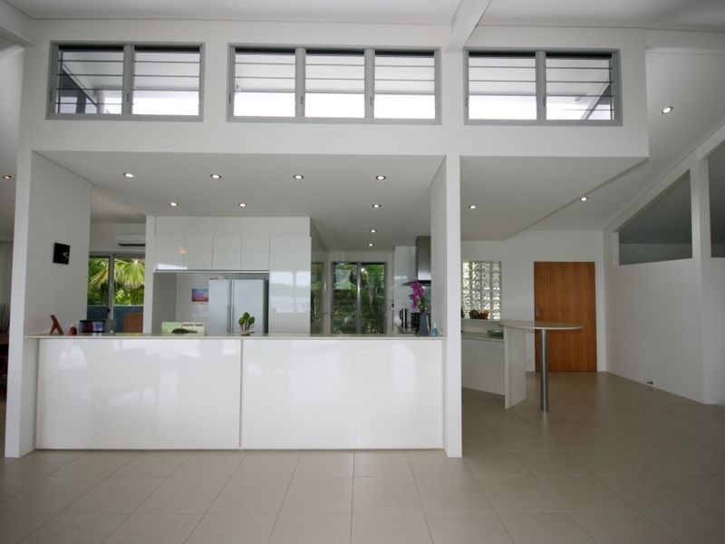 12 Bay Terrace, Shute Harbour QLD 4802