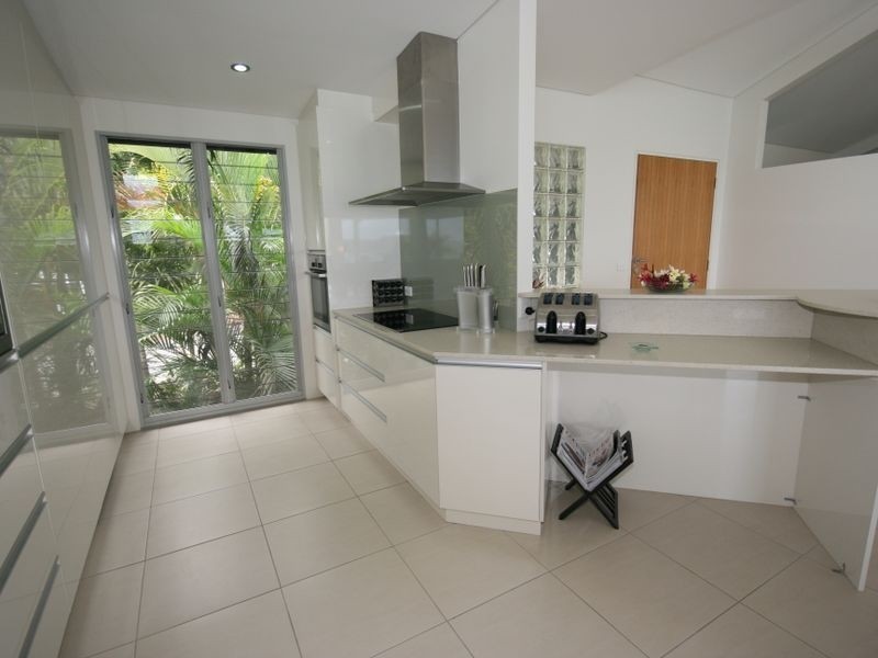 12 Bay Terrace, Shute Harbour QLD 4802