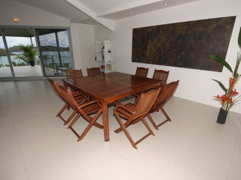 12 Bay Terrace, Shute Harbour QLD 4802
