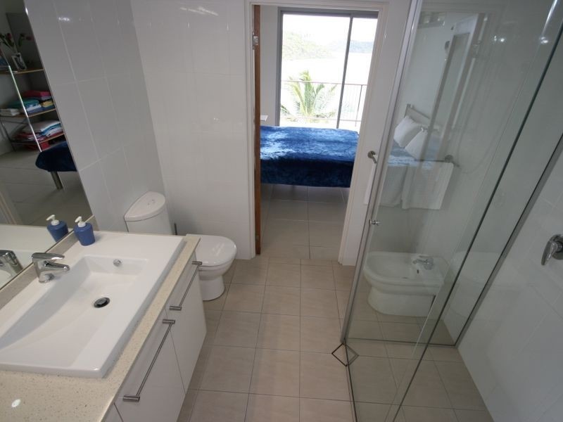 12 Bay Terrace, Shute Harbour QLD 4802