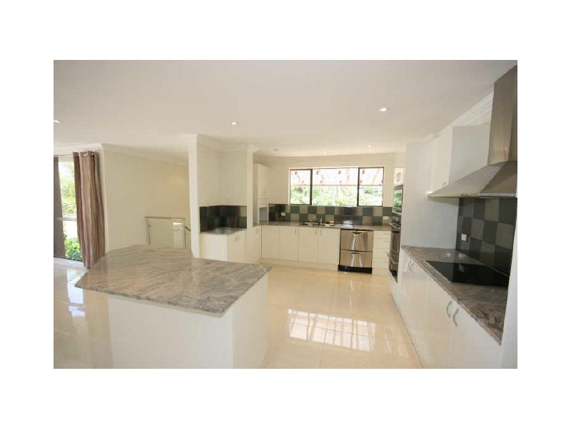 Unit 2 Elizabeth J, Airlie Beach QLD 4802