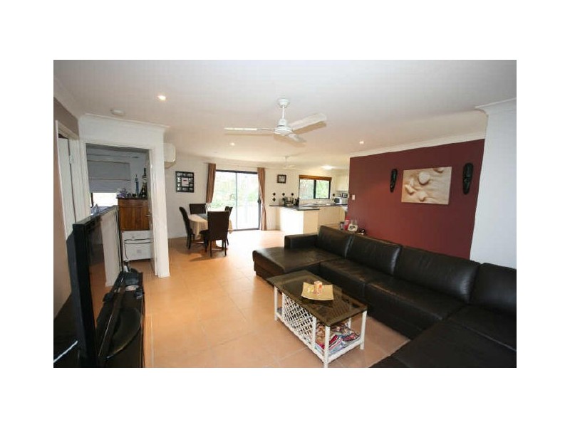 26 Banksia Court, Cannonvale QLD 4802