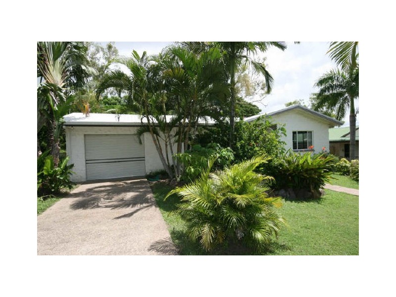 4 Jones Road, Cannonvale QLD 4802