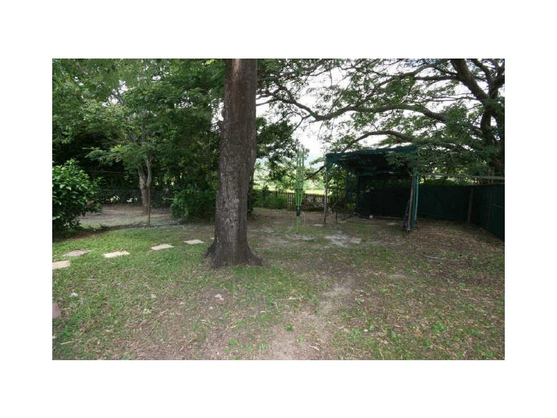 4 Jones Road, Cannonvale QLD 4802