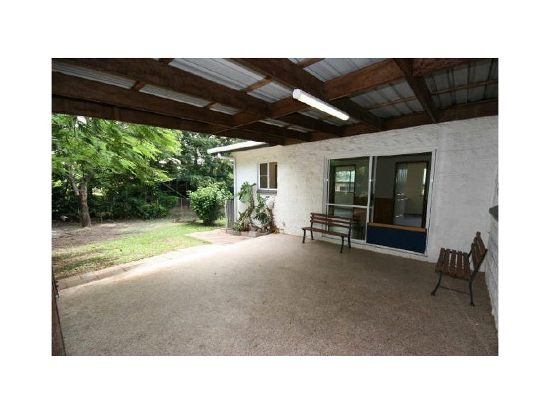 4 Jones Road, Cannonvale QLD 4802