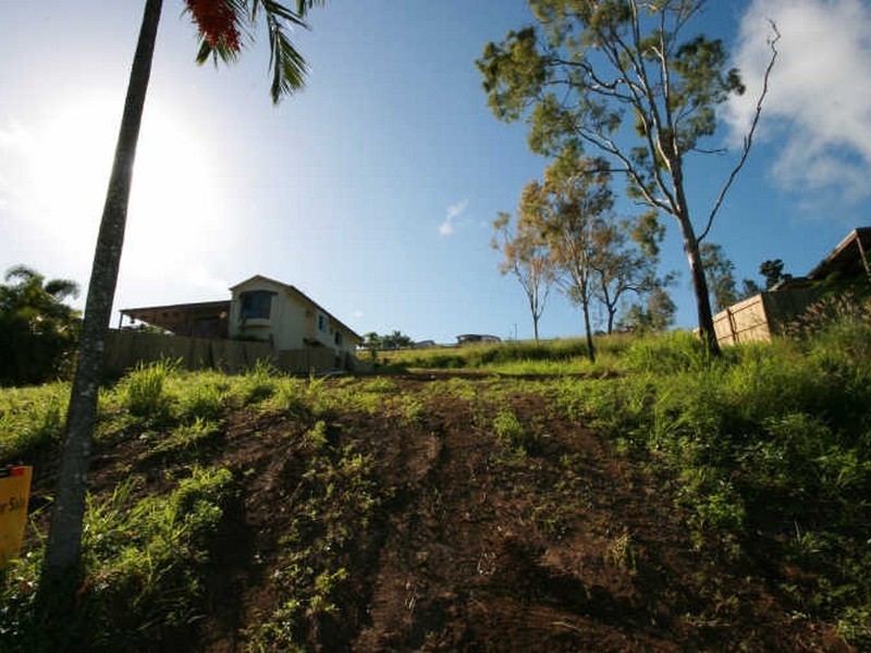 29 South Molle Boulevarde, Cannonvale QLD 4802