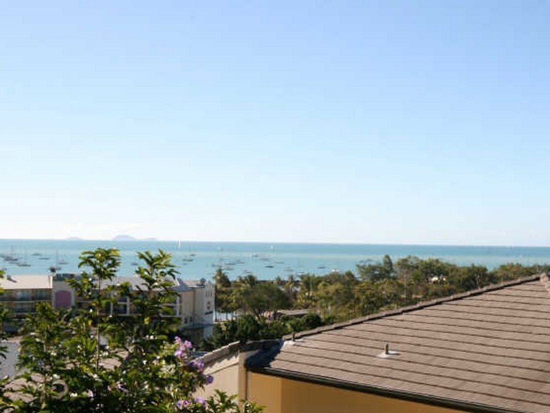 30 & 30a/5 Golden Orchid Drive, Airlie Beach QLD 4802