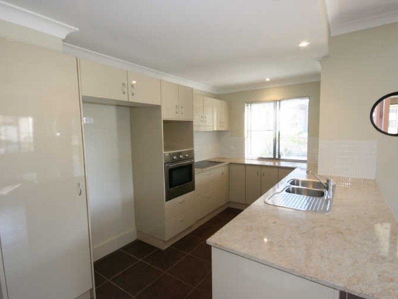 1/14 Altmann Avenue, Cannonvale QLD 4802