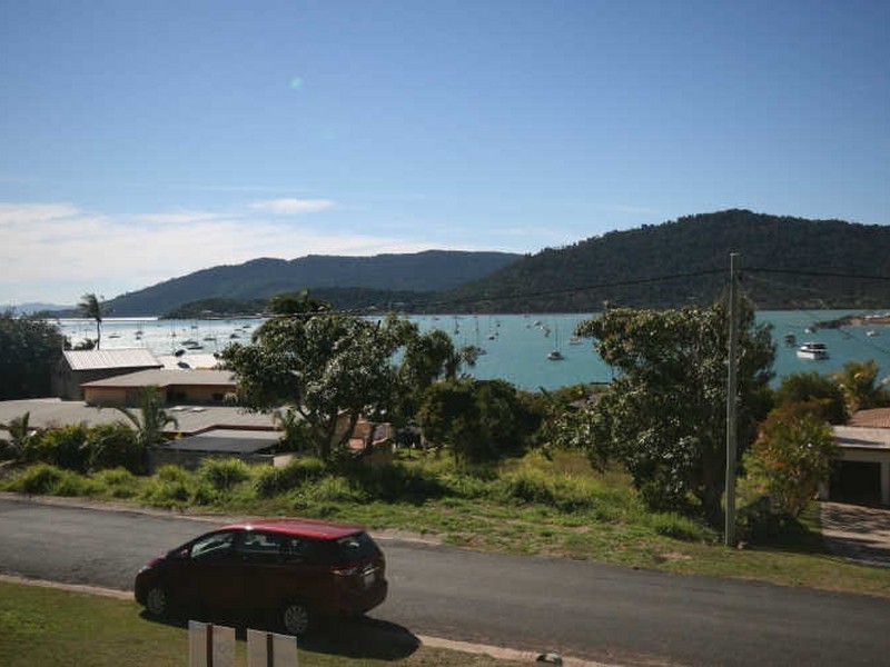 2 Hillcrest Avenue, Airlie Beach QLD 4802
