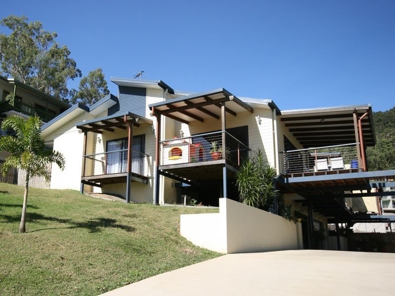 1/7 Border Drive, Cannonvale QLD 4802
