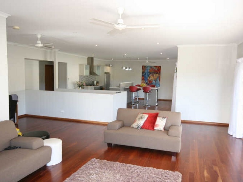 1/7 Border Drive, Cannonvale QLD 4802