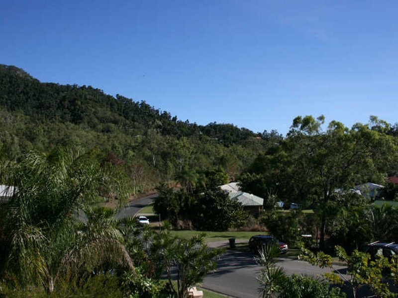1/7 Border Drive, Cannonvale QLD 4802
