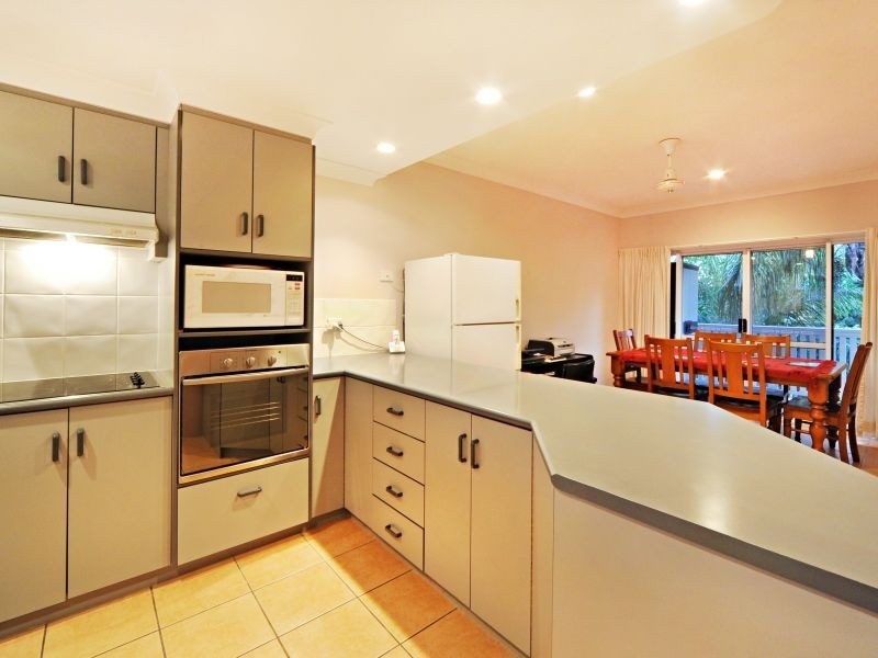 21/24 Pandanus Drive, Cannonvale QLD 4802