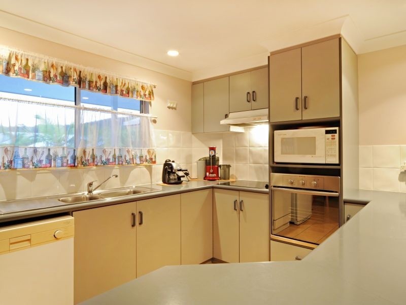 21/24 Pandanus Drive, Cannonvale QLD 4802