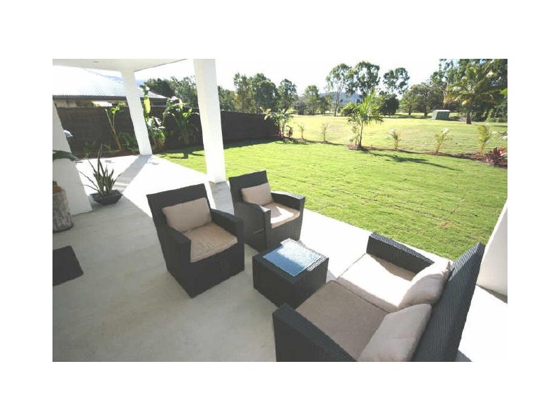 85 Abell Road, Cannonvale QLD 4802