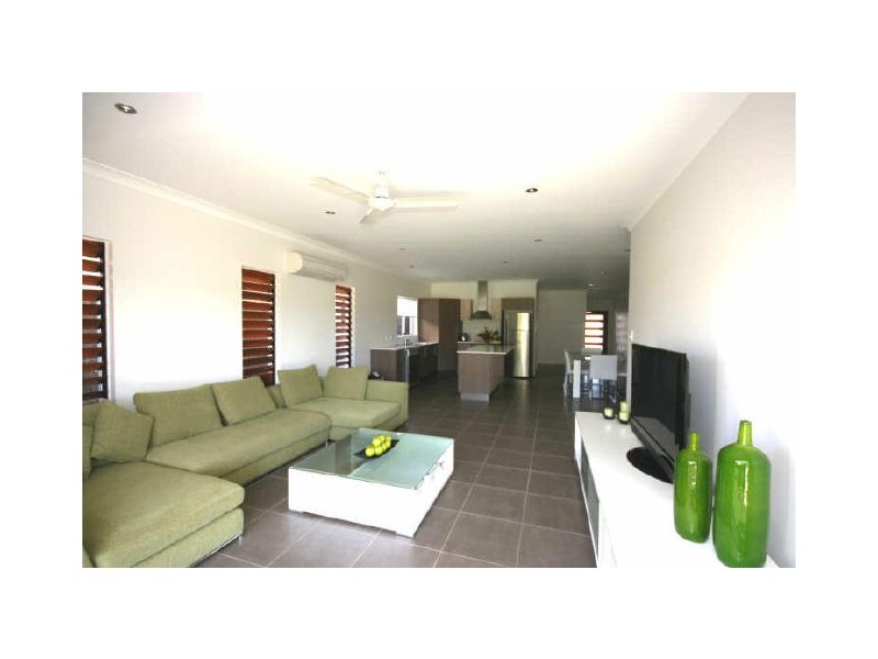 85 Abell Road, Cannonvale QLD 4802