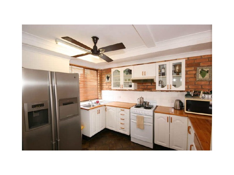 1/3 Beach Road, Cannonvale QLD 4802