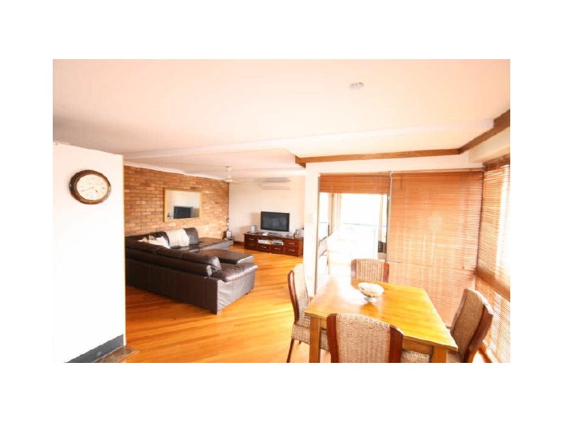 1/3 Beach Road, Cannonvale QLD 4802