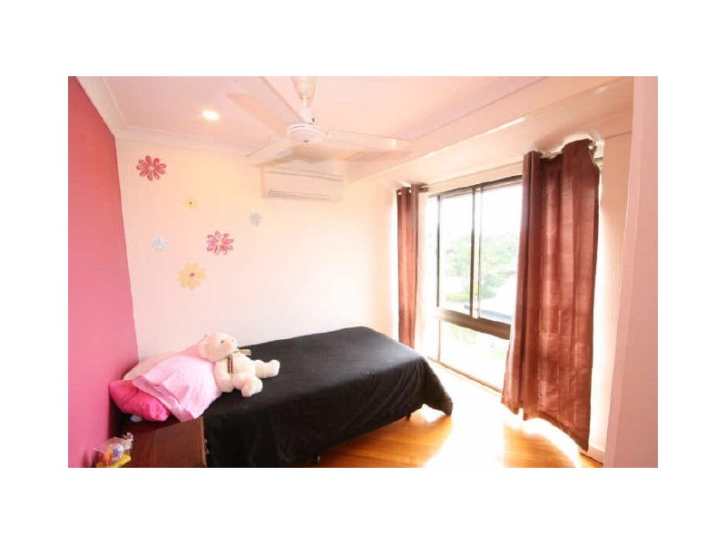 1/3 Beach Road, Cannonvale QLD 4802