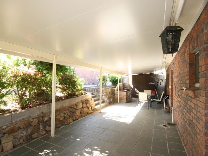 15 Usher Road, Andromache QLD 4800