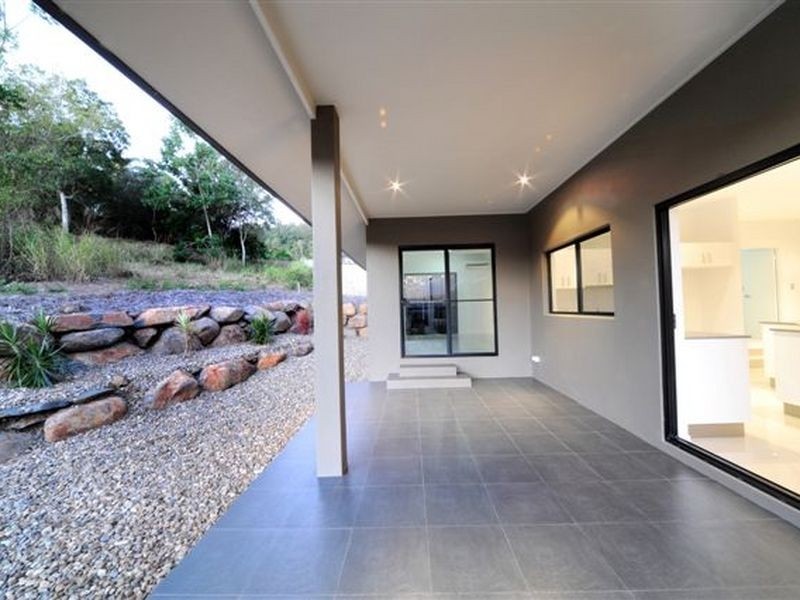 55 Jones Road, Cannonvale QLD 4802