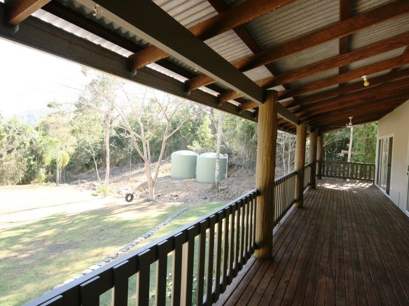 71 Pringle Road, Cannonvale QLD 4802