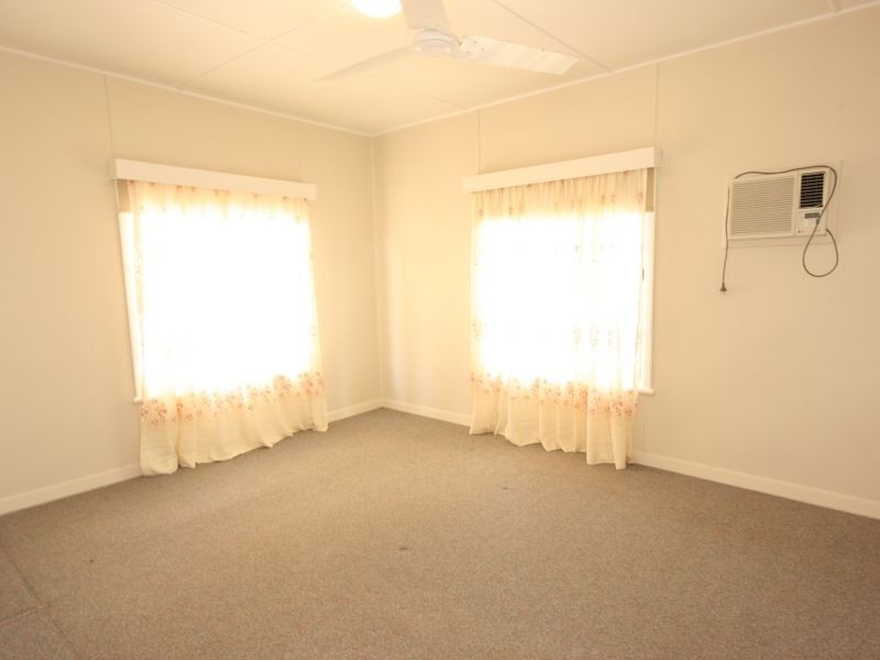 19 Elizabeth Street, Proserpine QLD 4800
