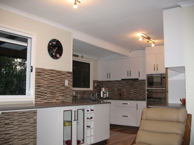 11 Barnes Place, Cannonvale QLD 4802