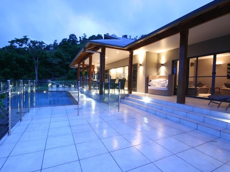 12 Bellview Close, Cannonvale QLD 4802