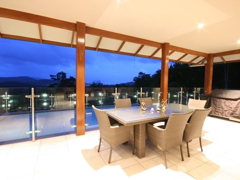 12 Bellview Close, Cannonvale QLD 4802