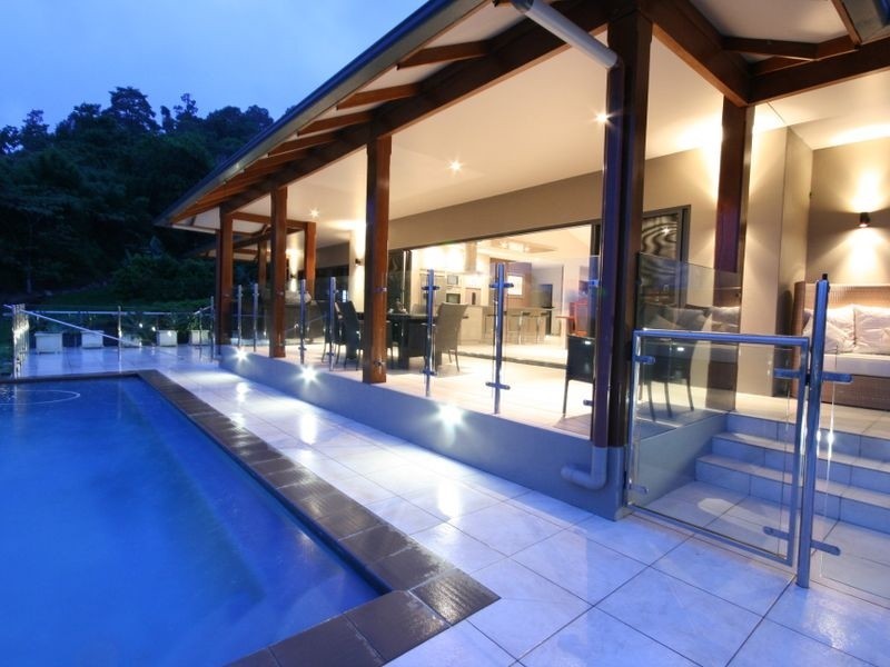 12 Bellview Close, Cannonvale QLD 4802