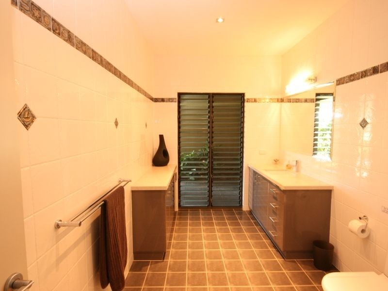 12 Bellview Close, Cannonvale QLD 4802