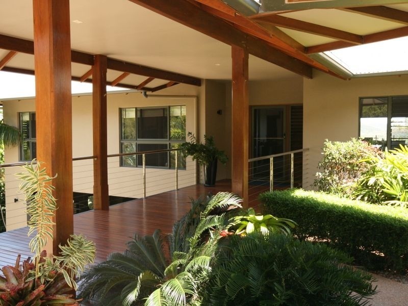 12 Bellview Close, Cannonvale QLD 4802