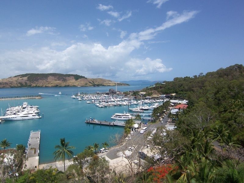 Unit 5 Yacht Harbour Tower, Hamilton Island QLD 4803