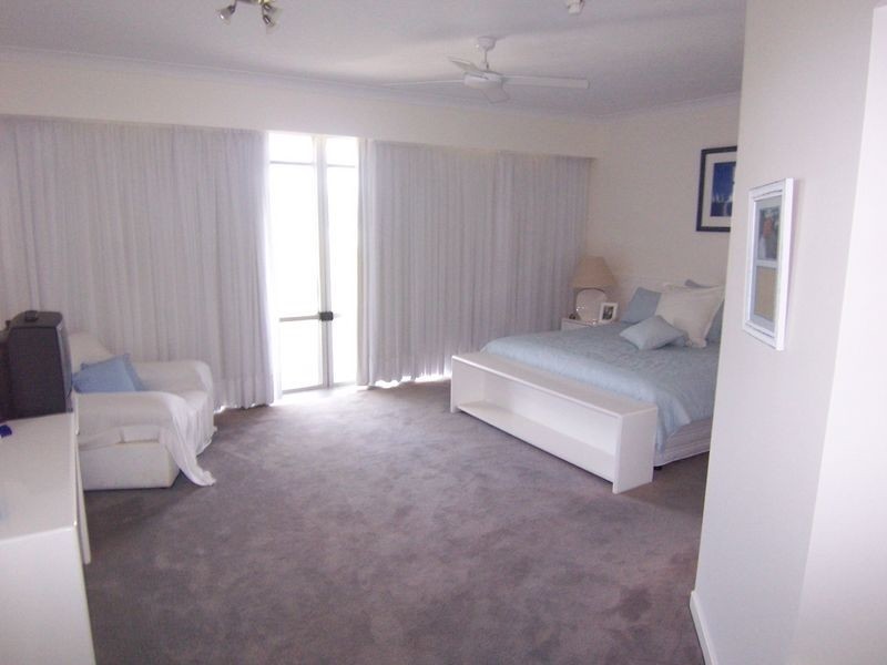Unit 5 Yacht Harbour Tower, Hamilton Island QLD 4803