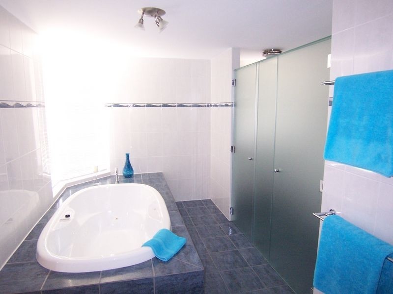 Unit 5 Yacht Harbour Tower, Hamilton Island QLD 4803