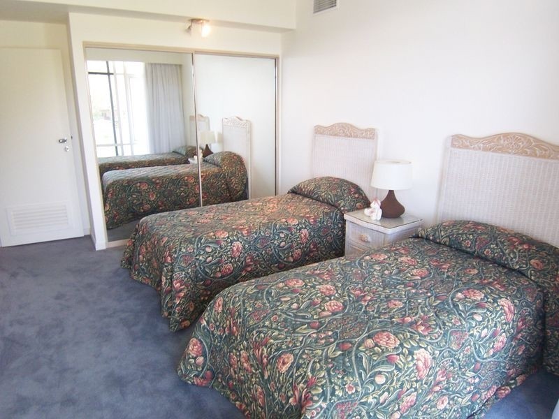 Unit 5 Yacht Harbour Tower, Hamilton Island QLD 4803