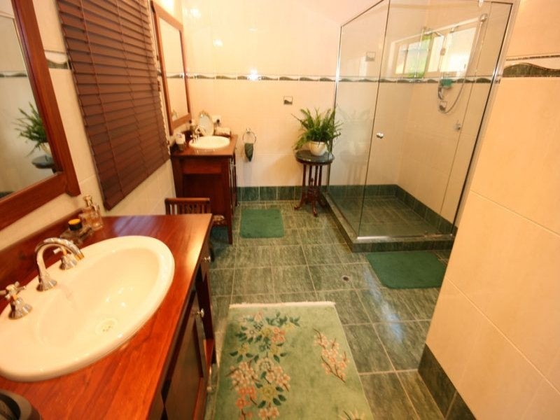 4 Airlie Crescent, Airlie Beach QLD 4802